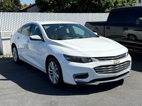 Used 2017 Chevrolet Malibu LT FWD image 2