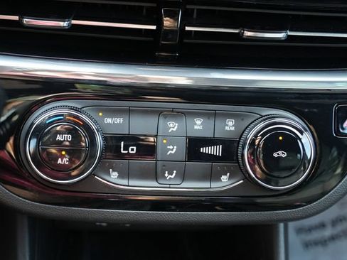Used 2025 Buick Envista Sport Touring w/ Convenience I Package FWD image 34
