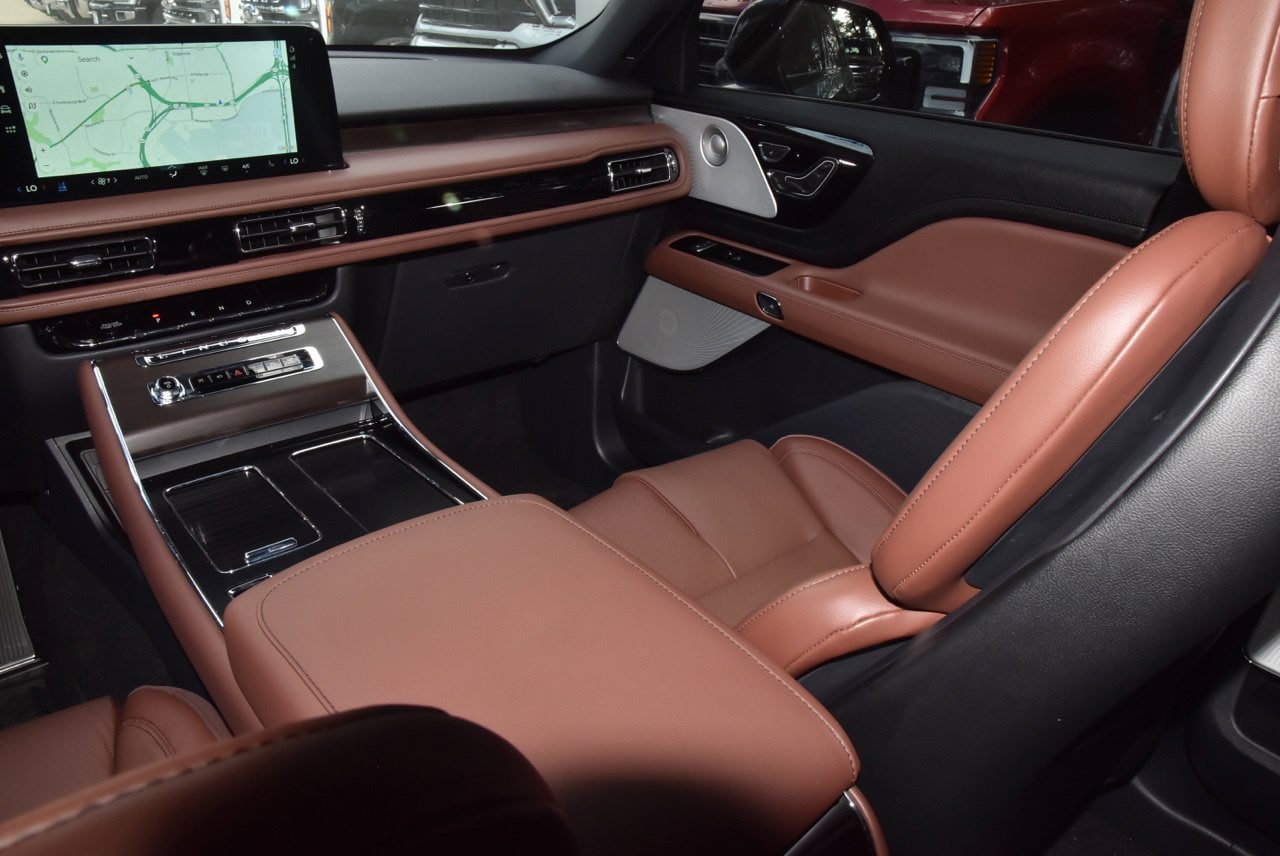 New 2027 Lincoln Aviator Reserve AWD/4WD image 18