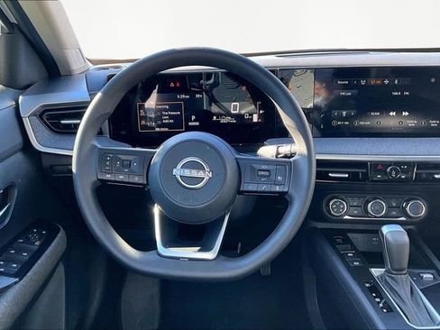 Used 2025 Nissan Kicks SV w/ SV Premium Package image 8