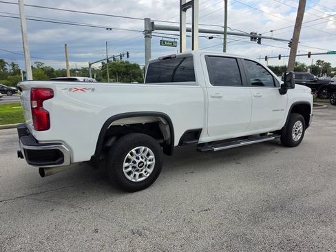 Used 2025 Chevrolet Silverado 2500 LT w/ Convenience Package AWD/4WD image 6