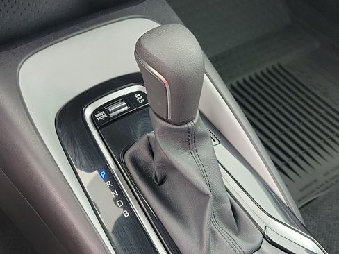 Used 2025 Toyota Corolla SE image 27