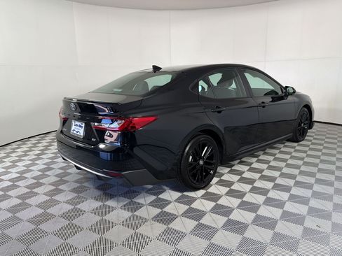 Used 2026 Toyota Camry SE FWD image 9