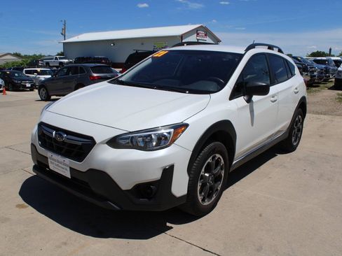 Used 2021 Subaru Crosstrek 2.0i AWD/4WD image 2