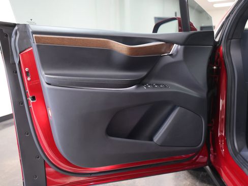 Used 2017 Tesla Model X P100D image 23