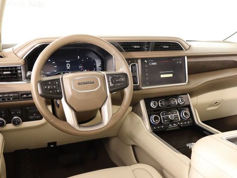 Used 2024 GMC Yukon Denali w/ Max Trailering Package image 2