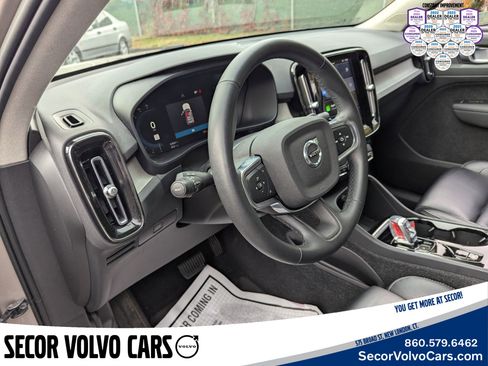 Certified 2023 Volvo XC40 B5 Plus image 7