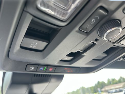 Certified 2023 Chevrolet Suburban High Country AWD/4WD image 18