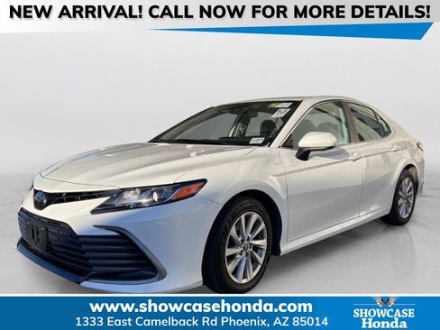 Used 2022 Toyota Camry LE FWD image 1