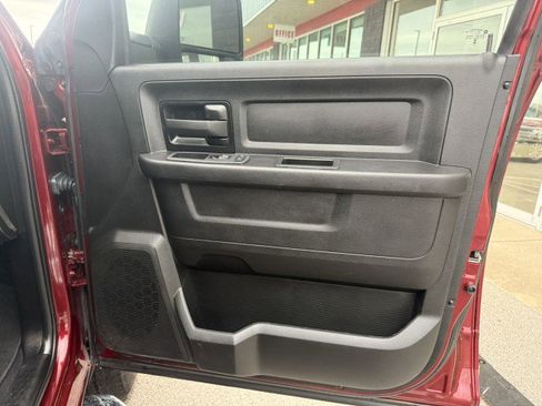 Used 2024 RAM 2500 Tradesman w/ Chrome Appearance Group image 21