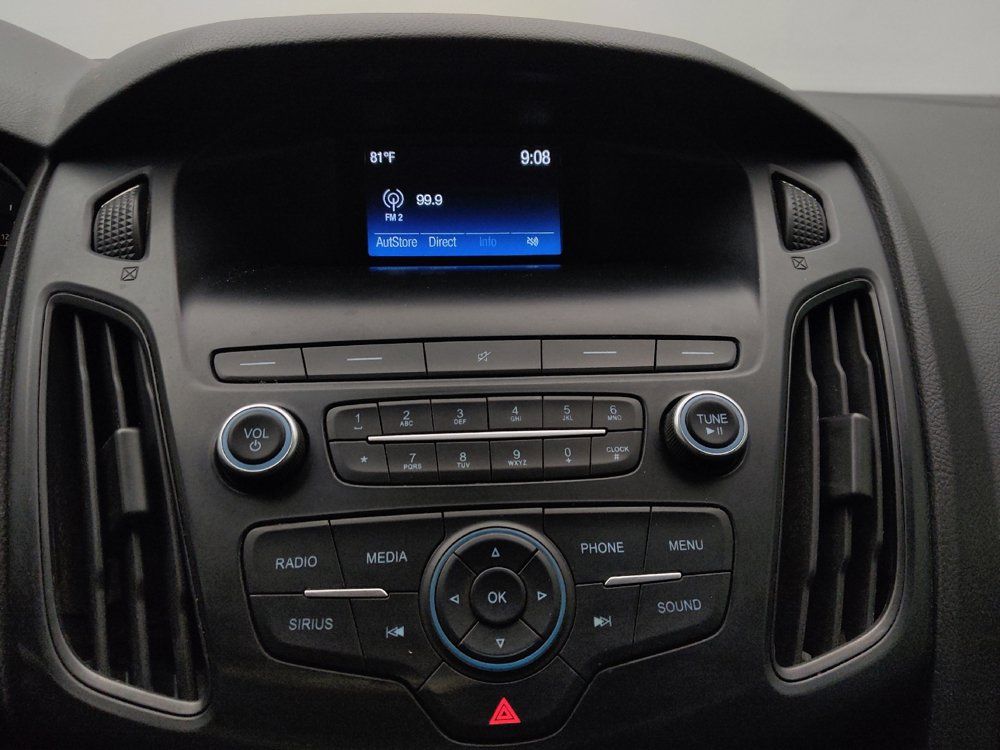 Used 2018 Ford Focus SE w/ SE Appearance Package FWD image 25