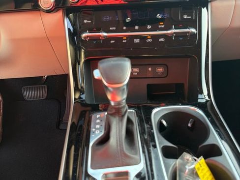Certified 2024 Kia Carnival SX Prestige FWD image 16