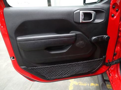 Used 2022 Jeep Wrangler Unlimited Sport image 16