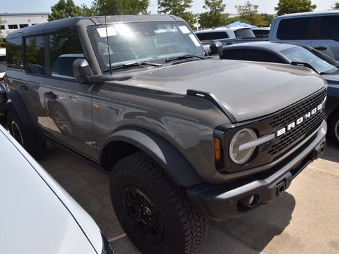 Certified 2025 Ford Bronco Badlands AWD/4WD image 5