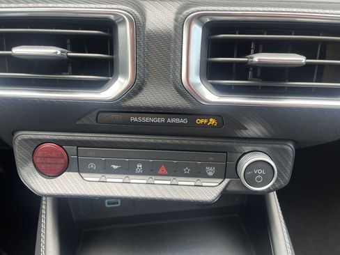 Used 2025 Ford Mustang Premium image 30