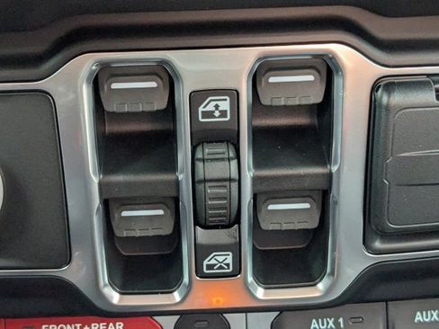 New 2026 Jeep Gladiator Rubicon w/ Safety Group AWD/4WD image 23
