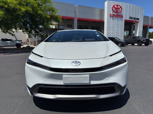 New 2026 Toyota Prius XLE FWD image 5
