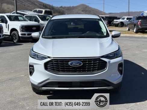 Used 2025 Ford Escape Platinum image 2