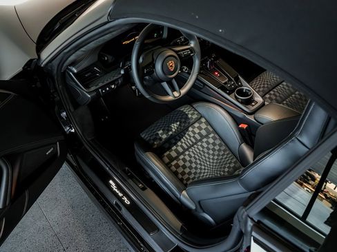 Used 2026 Porsche 911 Carrera GTS image 4