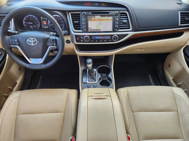 Used 2019 Toyota Highlander Limited Platinum AWD/4WD image 29