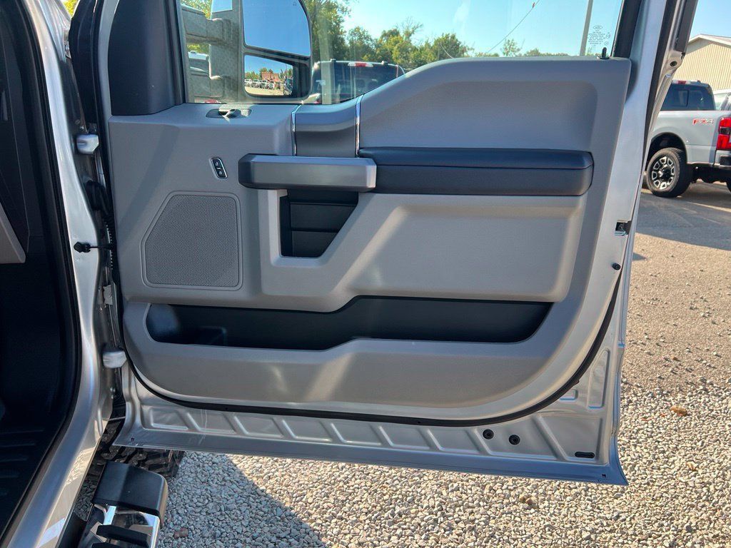 Used 2019 Ford F250 XLT w/ XLT Premium Package AWD/4WD image 20