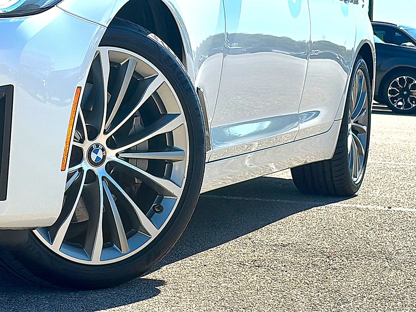 Used 2023 BMW 530i w/ Premium Package RWD image 3