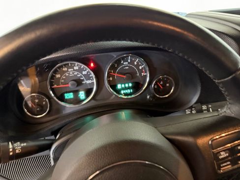 Used 2013 Jeep Wrangler Unlimited Sahara w/ Connectivity Group AWD/4WD image 25