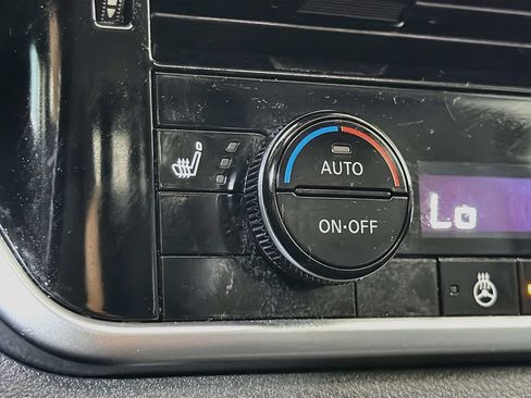 Used 2021 Nissan Rogue SV w/ Premium Package FWD image 25