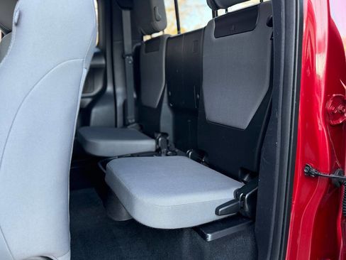 Used 2016 Toyota Tacoma TRD Sport image 18