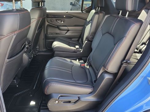 Used 2025 Honda Pilot TrailSport image 24