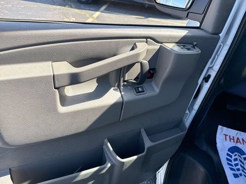 Used 2025 GMC Savana 2500 RWD image 22