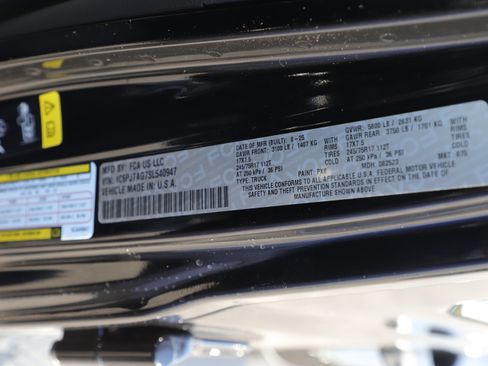 New 2025 Jeep Gladiator Sport image 30