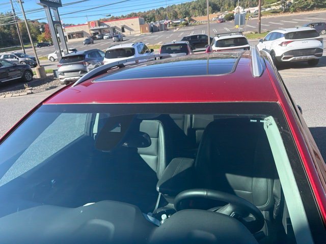 Used 2024 GMC Terrain SLT w/ LPO, Floor Liner Package AWD/4WD image 8