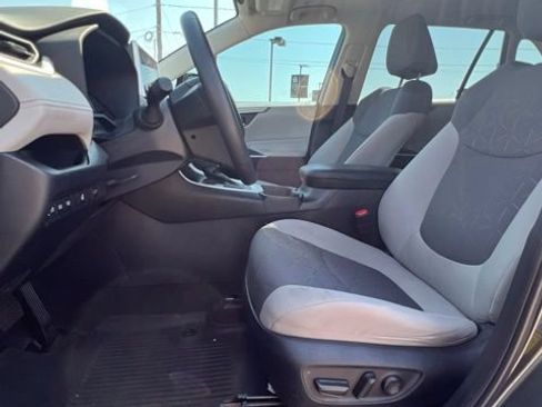 Used 2023 Toyota RAV4 XLE w/ Convenience Package FWD image 25