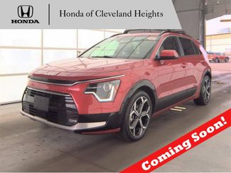 Used 2023 Kia Niro EX Touring video 1