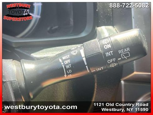 Used 2018 Toyota 4Runner SR5 AWD/4WD image 26