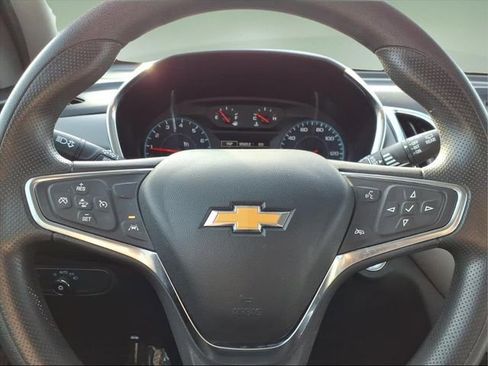 Used 2021 Chevrolet Equinox LS image 27