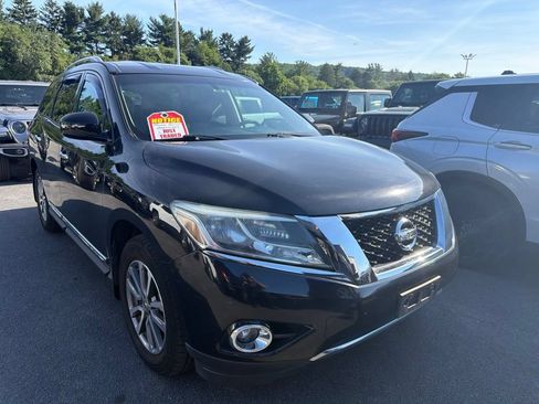 Used 2015 Nissan Pathfinder SL AWD/4WD image 1
