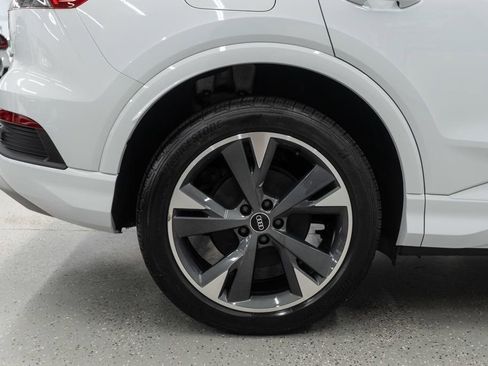 Used 2022 Audi Q4 e-tron Prestige image 37