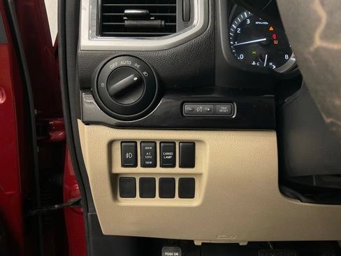 Used 2017 Nissan Titan SV AWD/4WD image 14