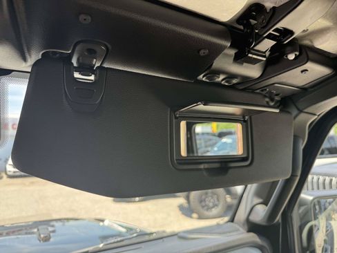 Used 2024 Jeep Wrangler Unlimited Sport AWD/4WD image 30