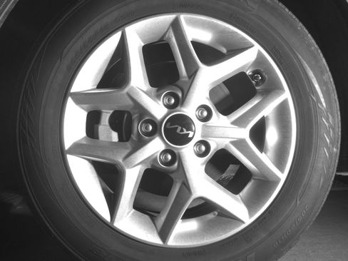 Used 2025 Kia Soul LX w/ LX Technology Package FWD image 9