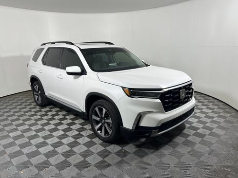 Used 2023 Honda Pilot Elite image 7