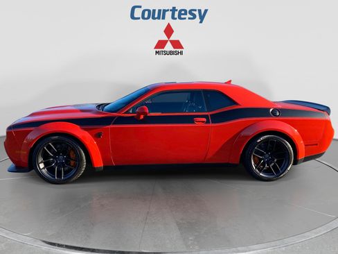 Used 2023 Dodge Challenger SRT Hellcat RWD image 2