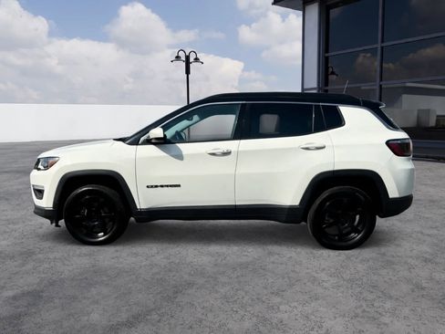 Used 2018 Jeep Compass Latitude w/ Popular Equipment Group AWD/4WD image 2