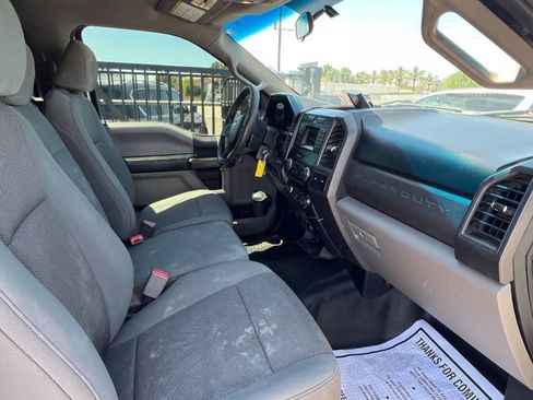 Used 2017 Ford F550 2WD Crew Cab Super Duty image 7