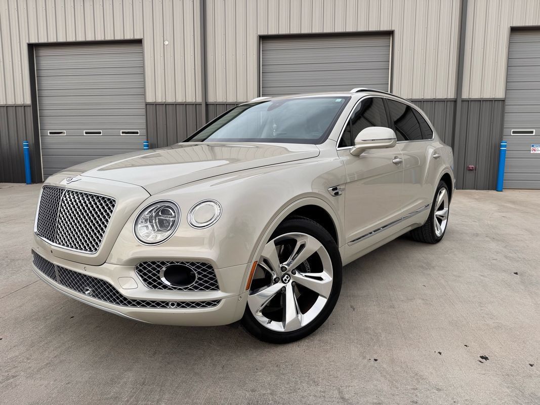 Used 2018 Bentley Bentayga AWD/4WD image 2