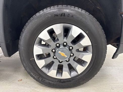 Used 2024 Chevrolet Silverado 2500 Custom w/ Custom Value Package AWD/4WD image 32