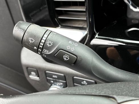 Used 2023 GMC Sierra 1500 Elevation AWD/4WD image 11