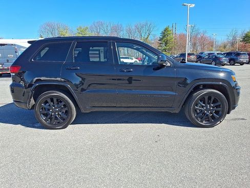 Used 2020 Jeep Grand Cherokee Altitude image 8